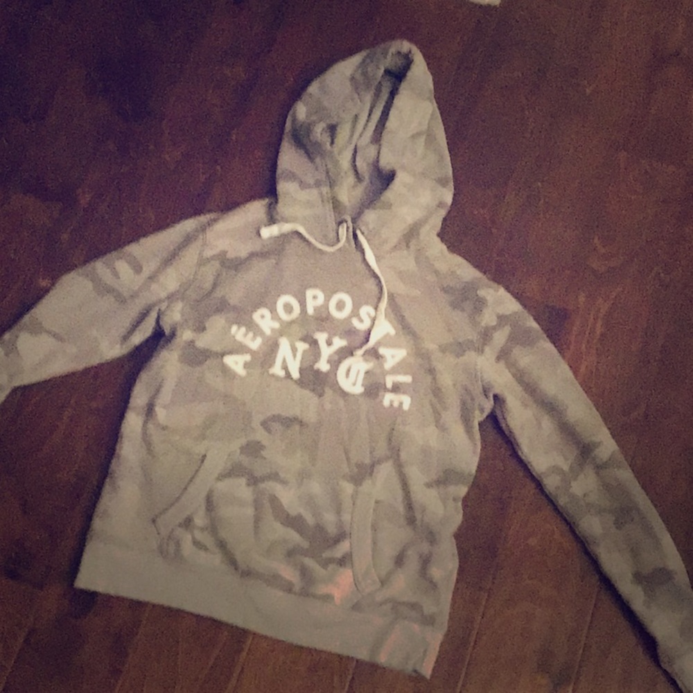 . ° camouflage hoodie.